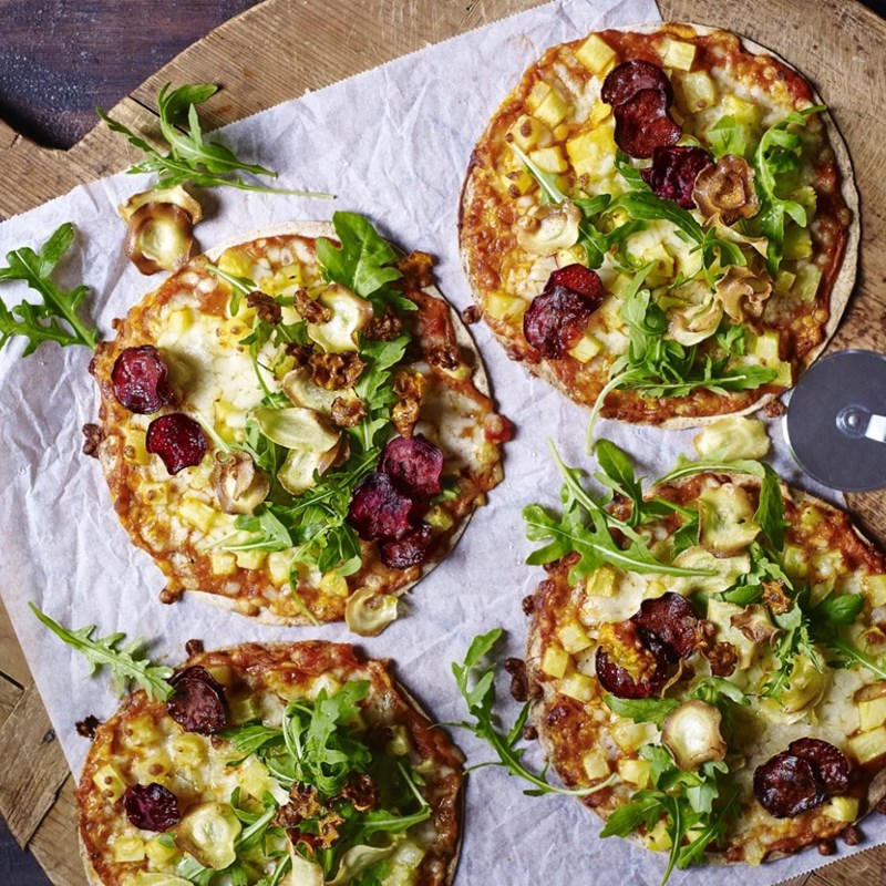 Små pizzaer med sprøde rodfrugter
