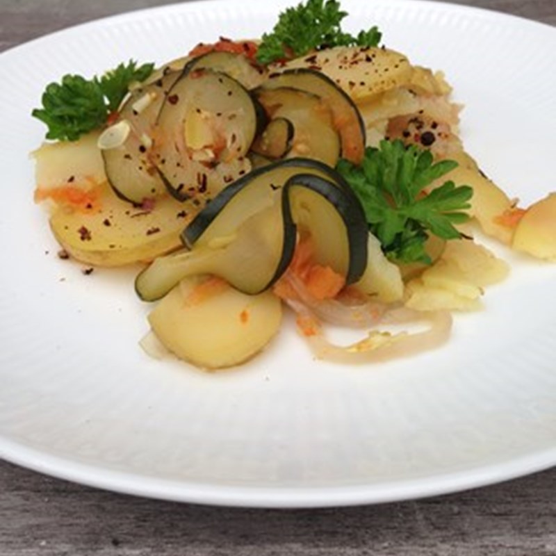 Bouillon kartofler med squash og tomater • Lammefjorden